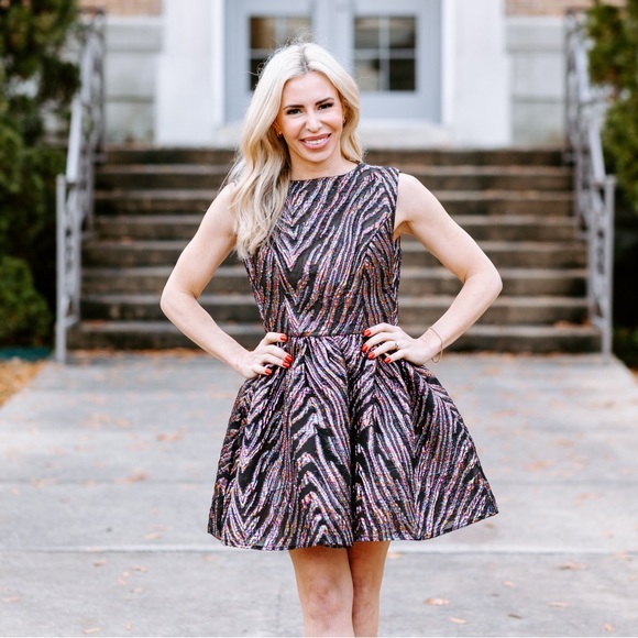 Meet your Posher, Lauren - Picture 1 of 15